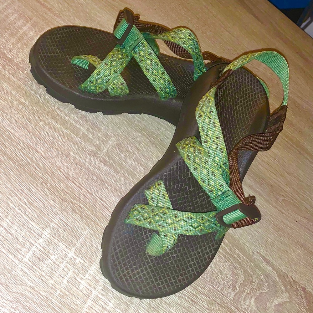 Chacos w/ Toe Strap